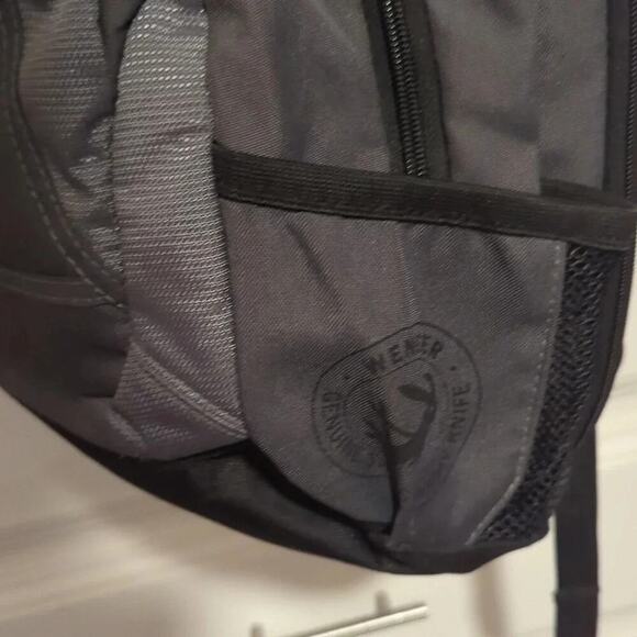 Gray Wenger Scan Smart Airflow TSA Friendly Backpack.  Holds 15” laptop/MacBook. - Picture 7 of 12